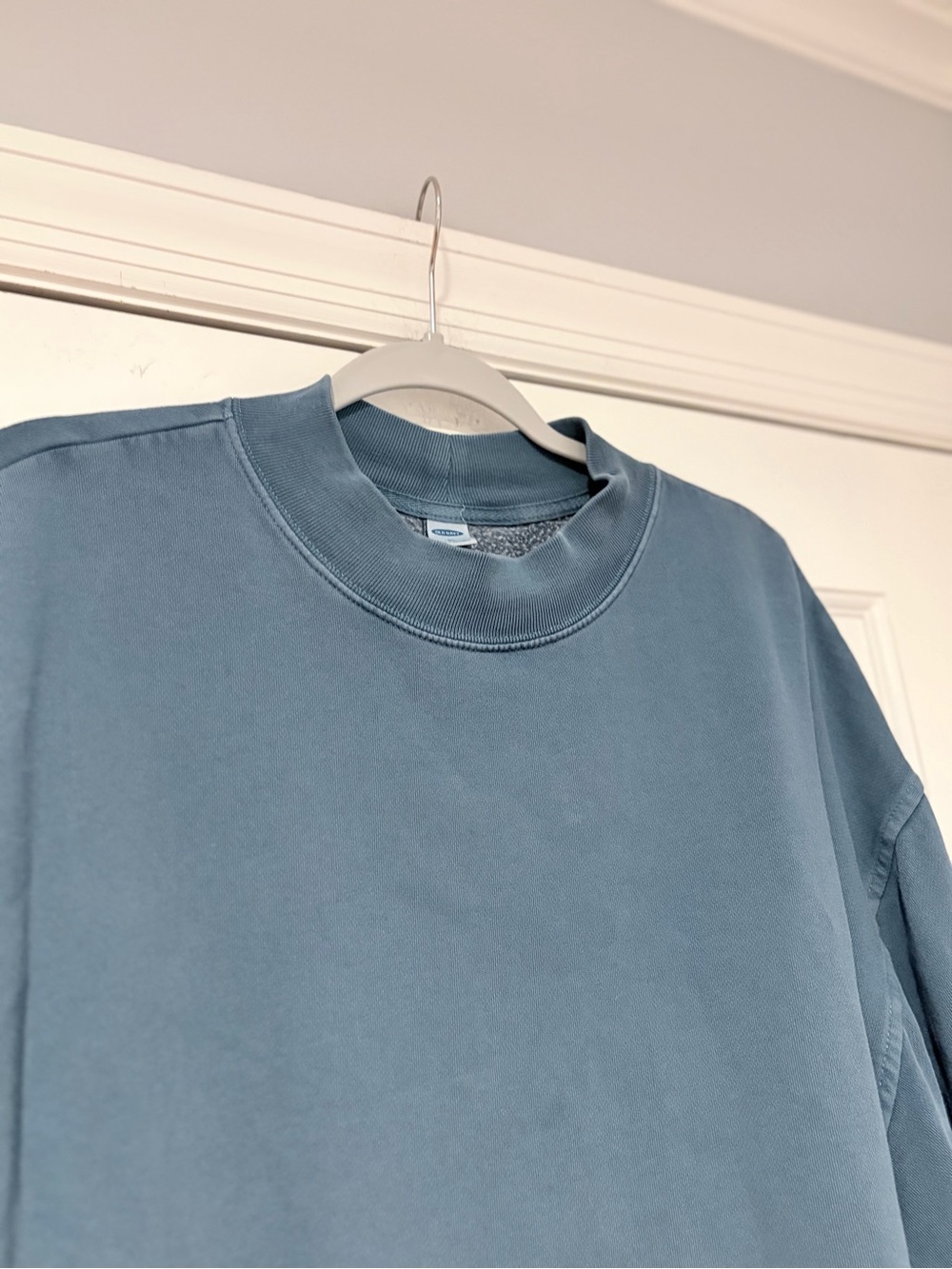Old Navy Women’s XL Blue Oversized Mock Neck Sweatshirt Side Slits - Picture 2 of 8